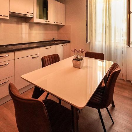 Tranquil Urban Escape Appartement Split Buitenkant foto