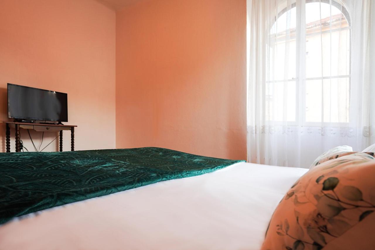 Tranquil Urban Escape Appartement Split Buitenkant foto