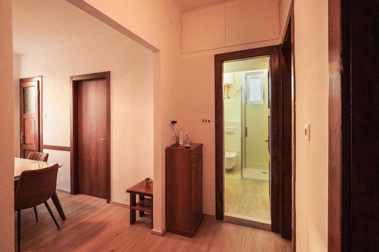 Tranquil Urban Escape Appartement Split Buitenkant foto