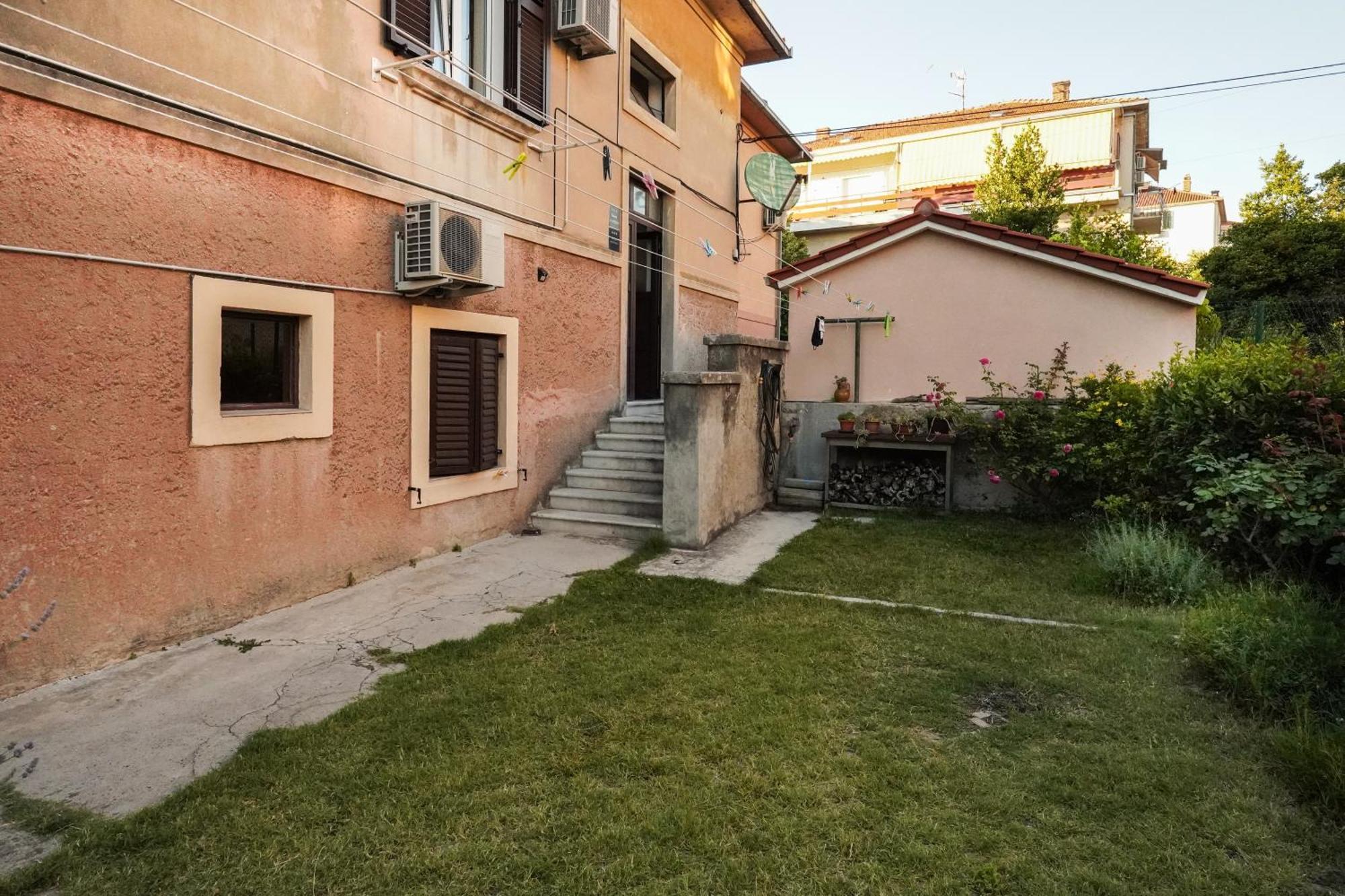Tranquil Urban Escape Appartement Split Buitenkant foto